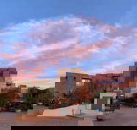 Desert Cave Hotel - Whitsundays Accommodation