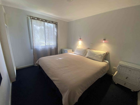 Elliston Caravan Park - Whitsundays Accommodation 2