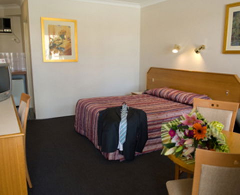 Narellan Motor Inn - Whitsundays Accommodation 0