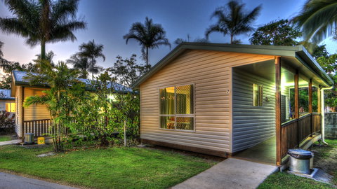 Queens Beach Tourist Village - Whitsundays Accommodation 2