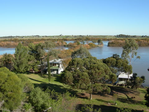 Rivers Edge Caravan Park - Whitsundays Accommodation 2