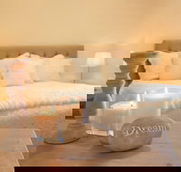 Rosie's Cottage - Whitsundays Accommodation