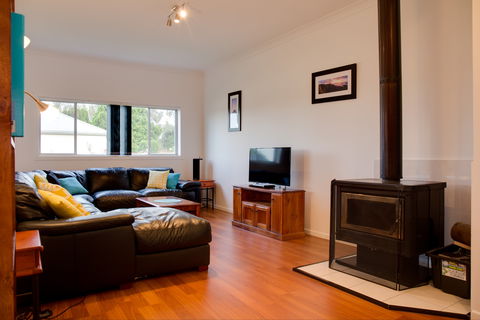 Sapphire Cottage - Whitsundays Accommodation 1