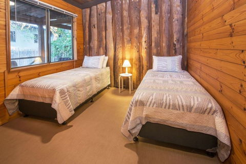 Yallingup Beach House - Whitsundays Accommodation 2