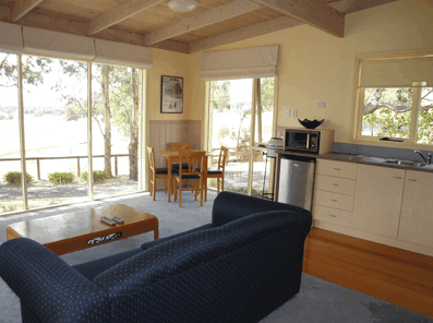 Off Mountain Accommodation - Whitsundays Accommodation 4