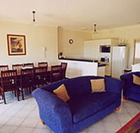 A Beachfront Villa Rockingham - Whitsundays Accommodation