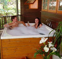 Yallingup Lodge Spa Retreat - Whitsundays Accommodation