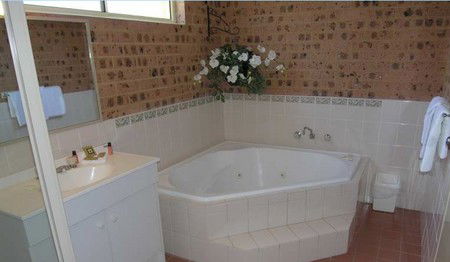 Aberdeen Motel - Whitsundays Accommodation 3