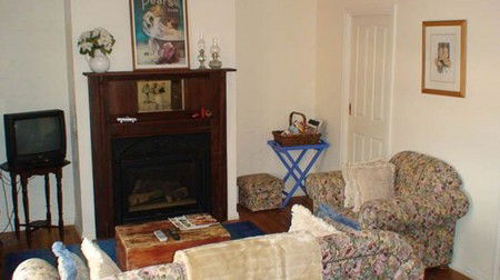 Albury Cottages - Whitsundays Accommodation 4