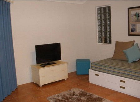 Angourie Waves - Whitsundays Accommodation 2