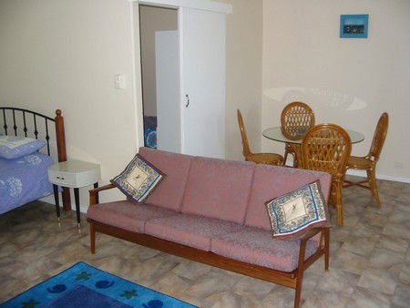 JJ's Holiday Cottages - Mitchell Street - Whitsundays Accommodation 2