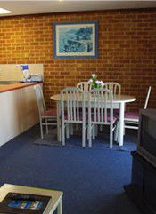 Almare Tourist Motel - Whitsundays Accommodation 3