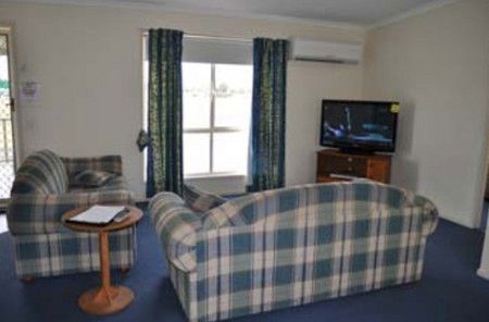Back Obourke Accommodation - Whitsundays Accommodation 1