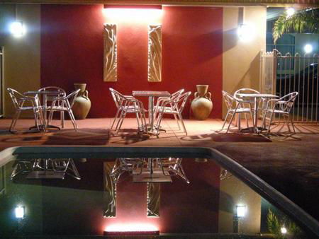 Desert Sand Motor Inn - Whitsundays Accommodation 1
