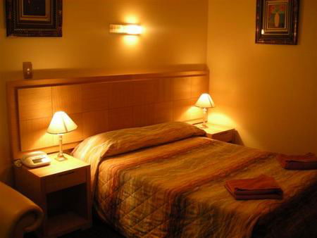 Desert Sand Motor Inn - Whitsundays Accommodation 2