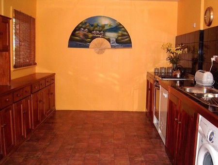 Golden Hearth Cottages - Whitsundays Accommodation 2