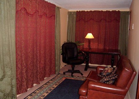 Golden Hearth Cottages - Whitsundays Accommodation 3