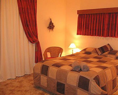 Acacia Grove Holiday House - Whitsundays Accommodation 2