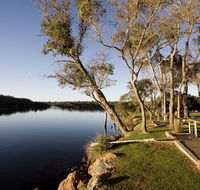 Molloy Caravan Park - Whitsundays Accommodation
