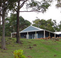 Vista Ridge Estate - Top Paddock Cottage - Whitsundays Accommodation