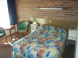 Bingara Fosscikers Way Motel - Whitsundays Accommodation 0