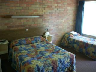 Bingara Fosscikers Way Motel - Whitsundays Accommodation 2