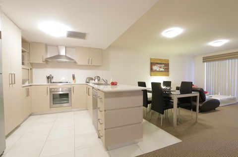 Antonas Verandah Apartments - Whitsundays Accommodation 1