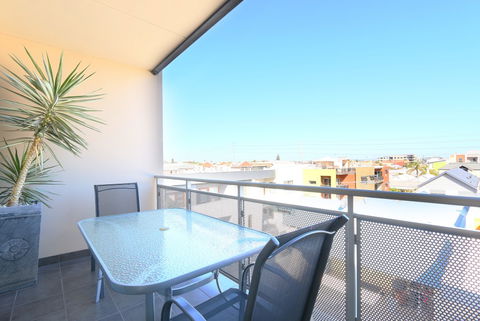 Antonas Verandah Apartments - Whitsundays Accommodation 2
