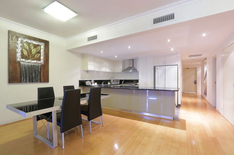 Antonas Verandah Apartments - Whitsundays Accommodation 3