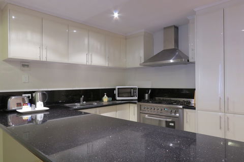Antonas Verandah Apartments - Whitsundays Accommodation 4