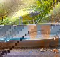 Adelaide Hills Retreats - The Nest - Whitsundays Accommodation