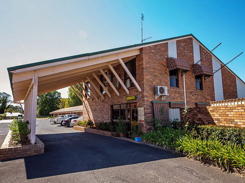 All Travellers Motor Inn - Whitsundays Accommodation 2