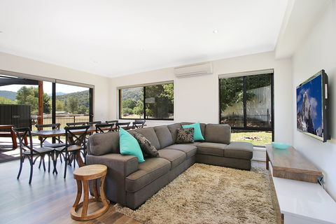 Alpine Knights - Whitsundays Accommodation 1