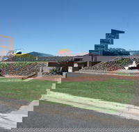 Big Trout Motor Inn - Whitsundays Accommodation