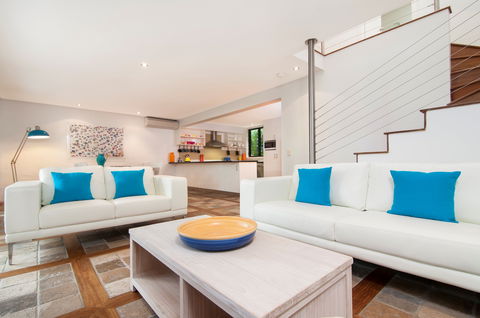 By The Sea Port Douglas - Whitsundays Accommodation 2