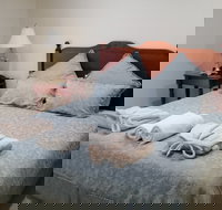 Carolynnes Cottages - Blue Wren Cottage - Whitsundays Accommodation