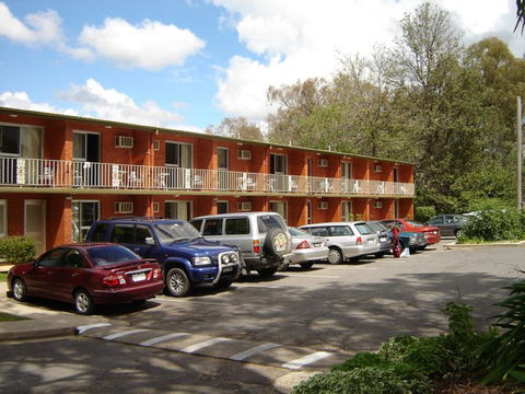 Corowa Golf Club And Motel - Whitsundays Accommodation 0