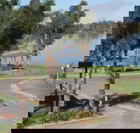 DC on the Lake - Whitsundays Accommodation