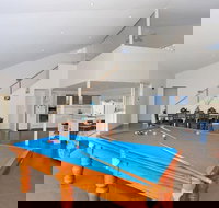 Falcon by the Bay - Whitsundays Accommodation