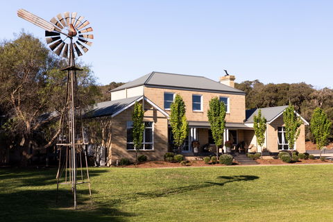 Fingal House - Whitsundays Accommodation 0