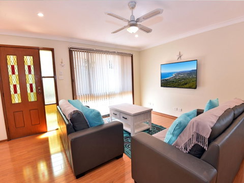 Hopetoun Villa Woonona - Whitsundays Accommodation 1