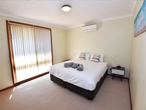 Hopetoun Villa Woonona - Whitsundays Accommodation 2