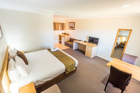 Hospitality Carnarvon, SureStay Collection By Best Western - Whitsundays Accommodation 1
