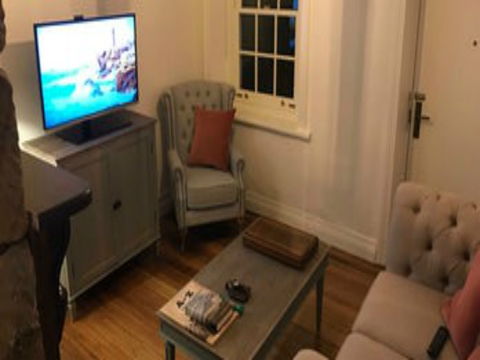 Lythgo's Row Colonial Cottages - Whitsundays Accommodation 0