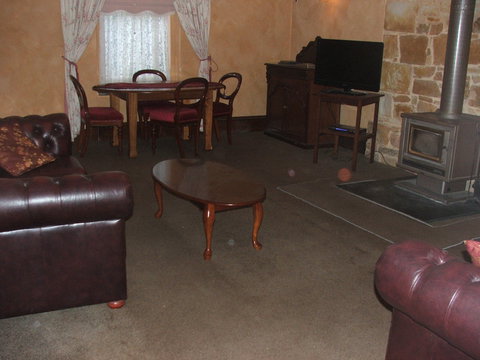 Mintaro Hideaway - Whitsundays Accommodation 1