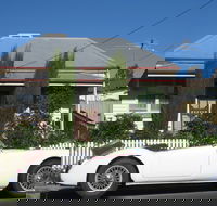 Peel Cottage - Whitsundays Accommodation