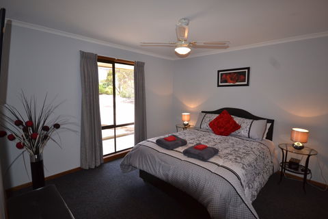 Riverbush Cottages - Whitsundays Accommodation 2