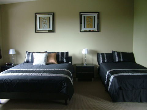 Sacred Mountain Retreat - Whitsundays Accommodation 0