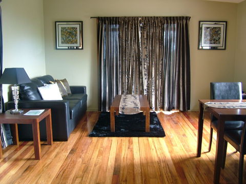 Sacred Mountain Retreat - Whitsundays Accommodation 1