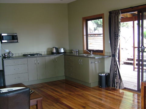 Sacred Mountain Retreat - Whitsundays Accommodation 2